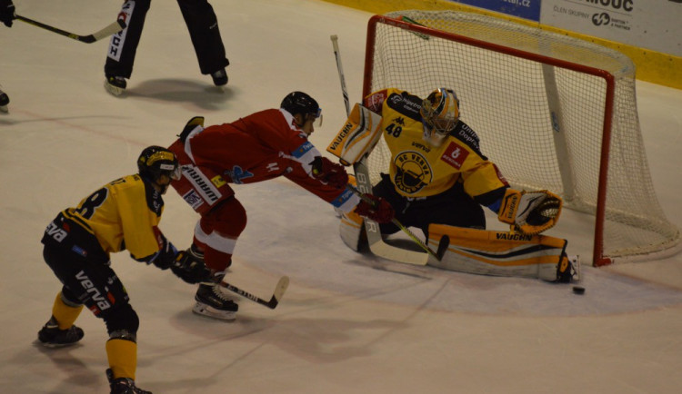 Mora prohrála na domácím ledě 1:3 s posledním Litvínovem