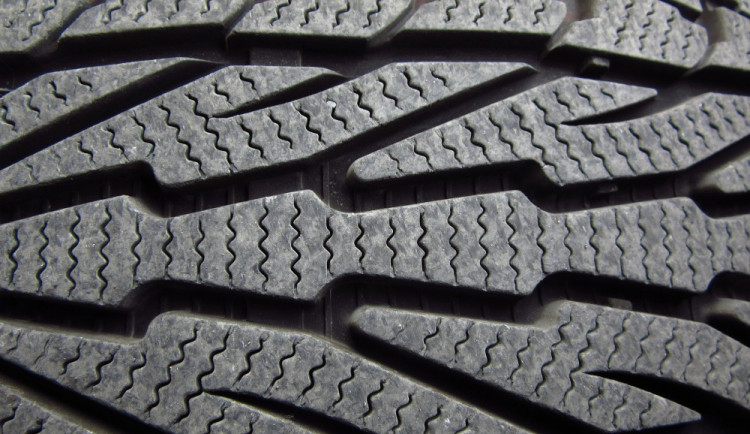 Máte přezuto? Od 1. listopadu byste měli jezdit se zimními pneumatikami