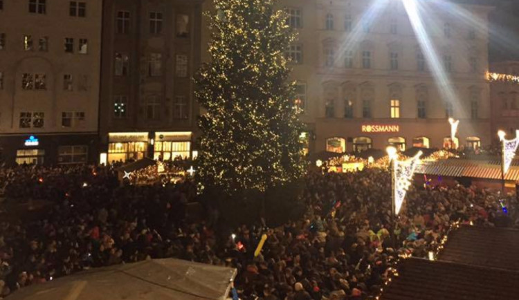 Vánoční strom, který bude stát na Horním náměstí, hledá opět jméno