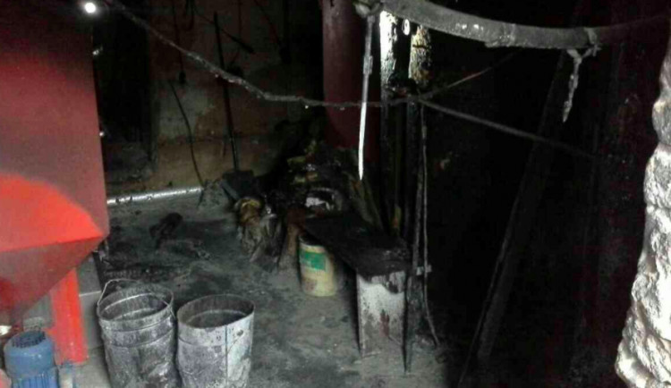 V kotelně hotelu se rozpoutal požár, povoláni byli i hasiči z Polska