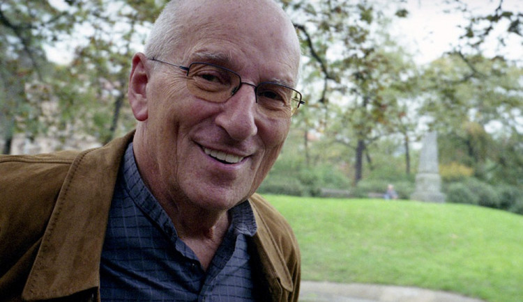 Zemřel zpěvák Karel Štědrý. Spoluzakládal Semafor, proslavil se hitem Mám malý stan