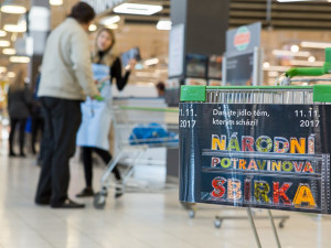 Letošní národní potravinová sbírka zaznamenala rekord. Vybralo se 926 tisíc porcí jídla