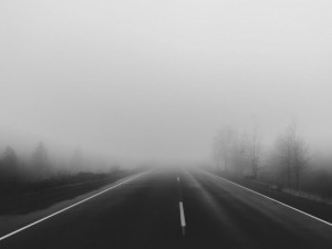 POČASÍ NA ČTVRTEK: Ráno si připravte škrabku na auto, přes den bude polojasno