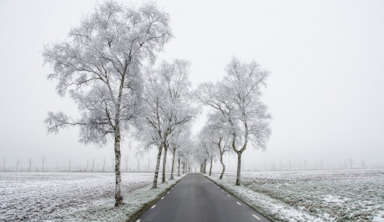 V Olomouckém kraji sněží. Silnice jsou sjízdné