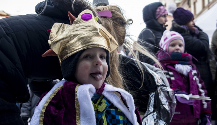 Příprava materiálu, pečetění pokladniček. Charita chystá osmnácté tříkrálové koledování