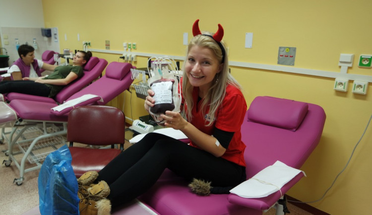 Radio Haná a Olomoucká Drbna darovali krev