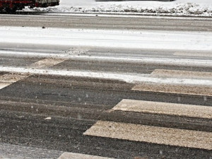 Silnice v Olomouckém kraji jsou dnes ráno sjízdné se zvýšenou opatrností