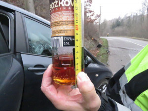 Opilý víkend na silnicích: Policisté kontrolují, řidiči stále pijí