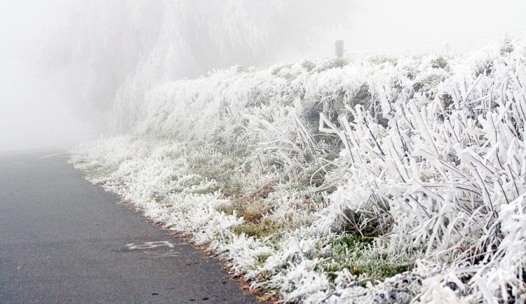 POČASÍ NA STŘEDU: Teploty kolem nuly, ráno a dopoledne se místy vyskytnou mrznoucí mlhy