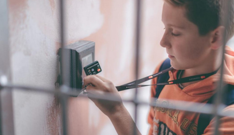 Průkazka, jízdenka i platební karta v jednom. Chytrá klíčenka zaujala nejen v tuzemsku, ale také v zahraničí. Olomouc na podobný projekt čeká