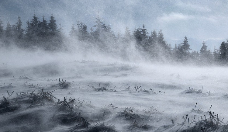 POČASÍ NA ÚTERÝ: Meteorologové varují před velmi silným větrem