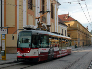 O víkendu se činili sprejeři, jeden v Olomouci pomaloval tramvaj, další autobus v Kojetíně