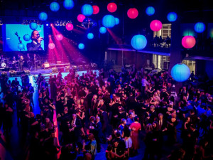 Ples mezi květy letos rozzáří Petra Janů a atmosféra osmdesátek