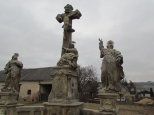 Vandal urazil prsty soše, která se součástí sousoší Kalvárie v Libině. Škoda jde do desítek tisíc