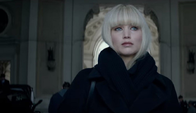 TRAILER TÝDNE: Rudá volavka naznačuje, že i při špionáži se dají využívat ženské zbraně