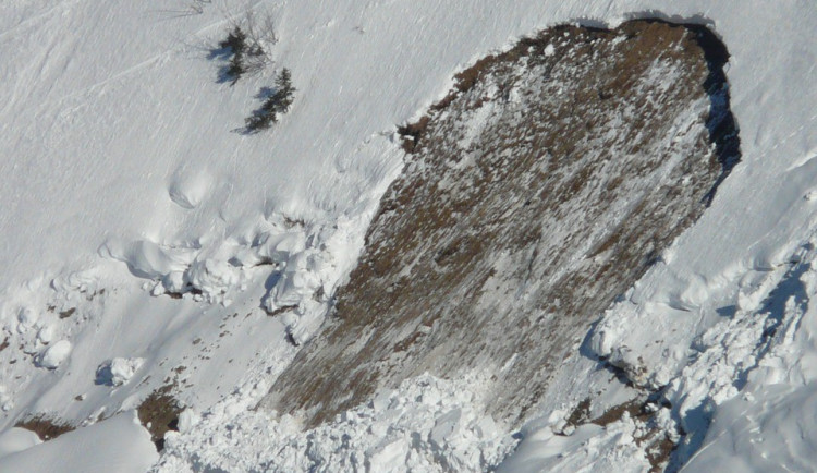 Jeseníky hlásí třetí lavinový stupeň, leží tam až metr sněhu