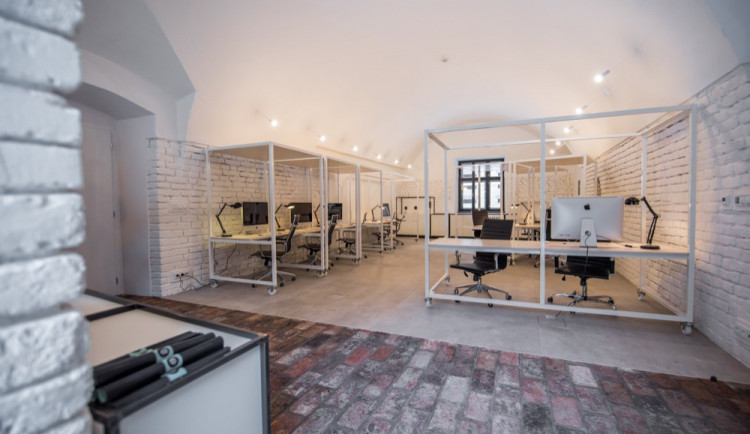 Prostory olomouckého Vaultu 42 jsou ve finále Zasedačky roku. Podpořte je svým hlasem