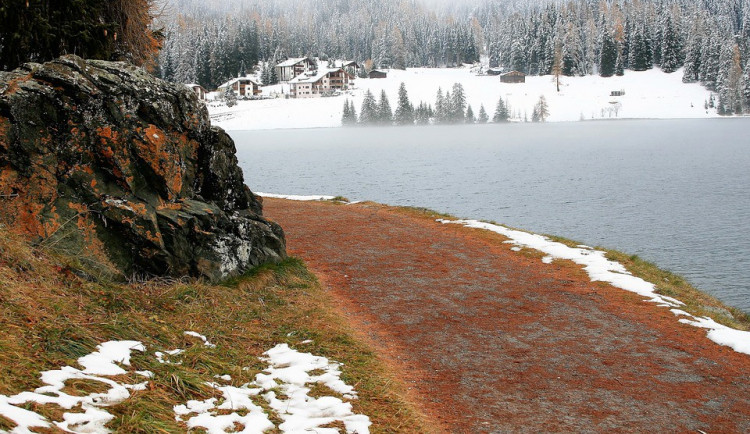POČASÍ NA SOBOTU: Čekáme oblačno, místy přeháňky a mlhy
