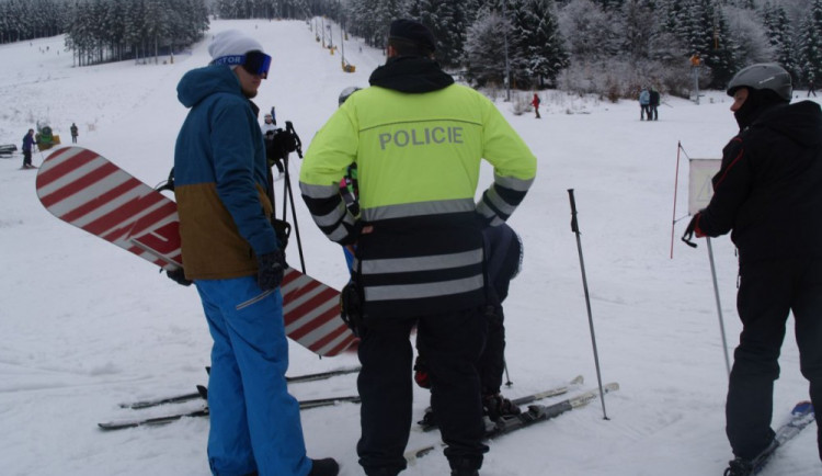 Vyrážíte na hory? Dávejte si pozor na zloděje zimního vybavení