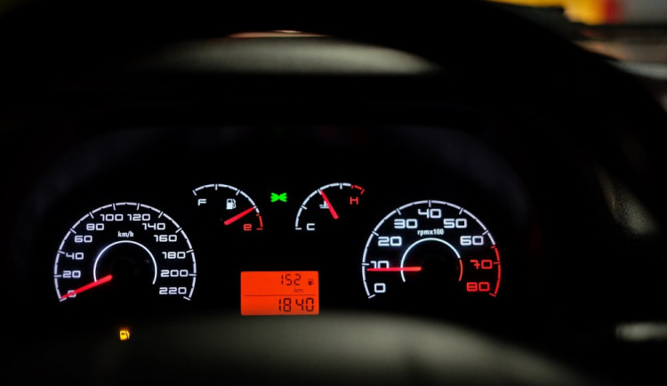 Šestadvacetiletá řidička usedla za volant pod vlivem drog a se zákazem řízení