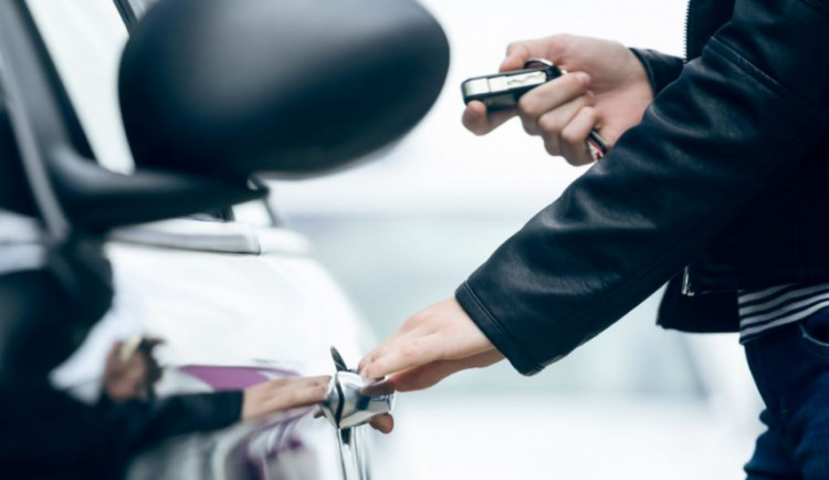 Olomoučtí psychologové zjistili, že Češi nemají dost informací o asistenčních systémech aut