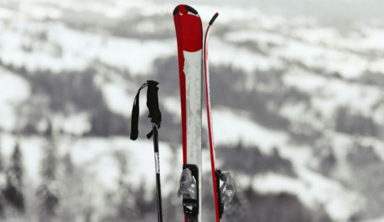 POČASÍ NA ČTVRTEK: Teploty maximálně na nule, místy se sněžením