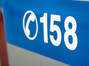 Senior pustil do svého bytu ženu, která tvrdila, že jde kvůli přeplatkům. Doma ho okradla o třicet pět tisíc