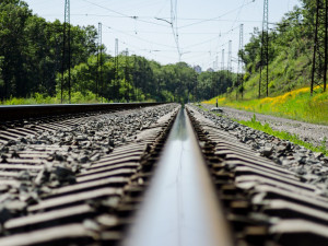 Na Přerovsku srazil vlak člověka, provoz na Slovensko byl pozastaven