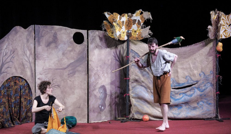 Skoro třicet tisíc korun přinesl dětem z P-centra pračlovíček z Divadla Tramtarie