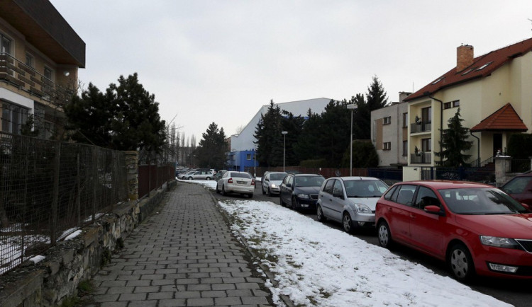 Zkontrolujte topidla, varují hasiči. Zasahovali u požáru obýváku v domě v Kašparově ulici