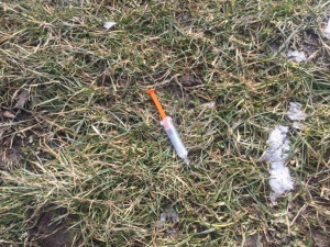 Muž našel v Klimeckého ulici čtyři injekční stříkačky, za únor je to už dvacátý pátý nález