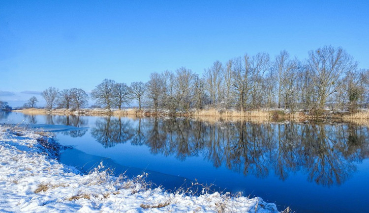 POČASÍ NA NEDĚLI: Denní teploty se dostanou nad nulu