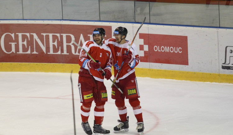 Kohouti v infarktovém zápasu porazili Zlín a v play-off si to rozdají s indiány z Plzně