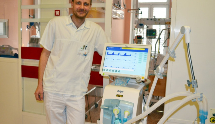 Šternberská nemocnice má nový přístroj pro umělou plicní ventilaci
