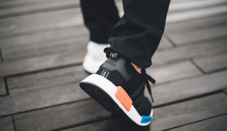 Řidič chtěl po pozitivní dechové zkoušce utéct policistům. Skončil v poutech