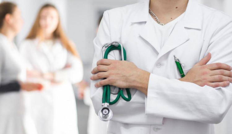 Přímo v ordinaci ukradl lékařce z kabelky peněženku, měla v ní osm tisíc