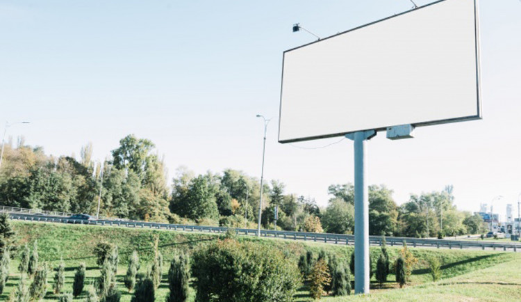 V Olomouckém kraji bylo od cest odstraněno čtyřicet billboardů, zbývá jich čtyři sta