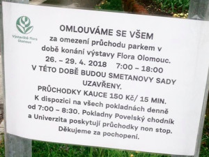 Smetanovy Sady po dobu konání Flory musíme stihnout projít za 15 minut pod kaucí 150 korun