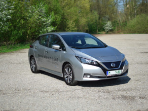 Šetrný k životnímu prostředí, zároveň výkonný a tichý. Vyzkoušeli jsme elektromobil Nissan Leaf