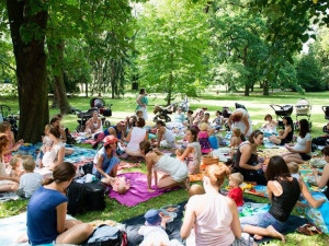 Olomoucké maminky oslaví týden respektu k porodu v kavárně V lese