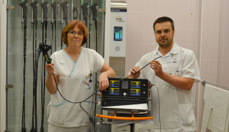 Gastroenterologové z prostějovské nemocnice pracují s novými přístroji za dva milióny