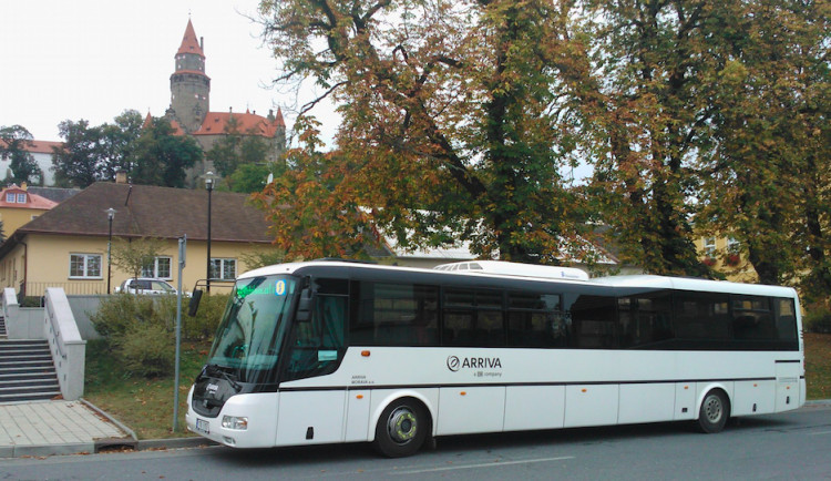 Přes léto bude jezdit na Bouzov z Mohelnice nová autobusová linka