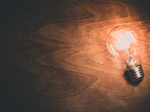 Podnikatel více jak tři roky nezákonně odebíral elektřinu, způsobil škodu za více než 600 000 korun