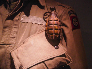 Žena našla při zahradničení dělostřelecký granát