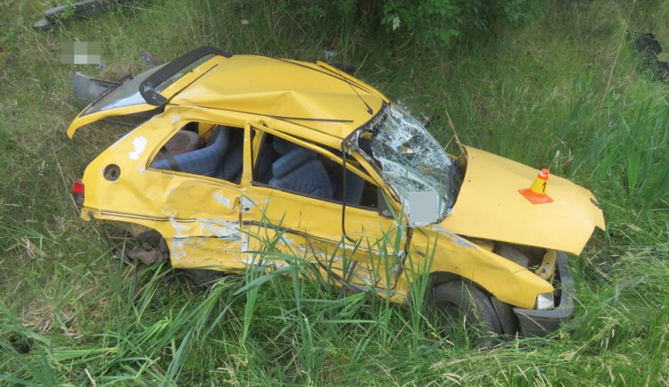 Řidička vjela do cesty náklaďáku na hlavní silnici, při nehodě se těžce zranila