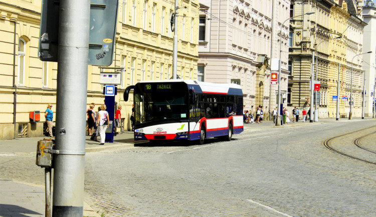 PŘEHLED: Podívejte se, jak pojedou tramvaje a autobusy v den olomouckého půlmaratonu
