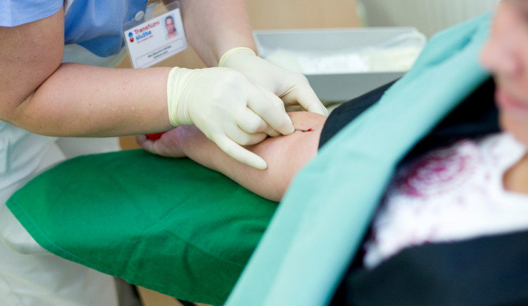 Ve čtvrtek je Světový den dárců krve. Například v Prostějově nabídnou dárcům i upomínkové předměty
