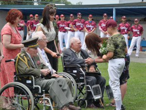 Olomoučtí baseballisté uctili válečné veterány, dorazil i pětadevadesátiletý generál Emil Boček