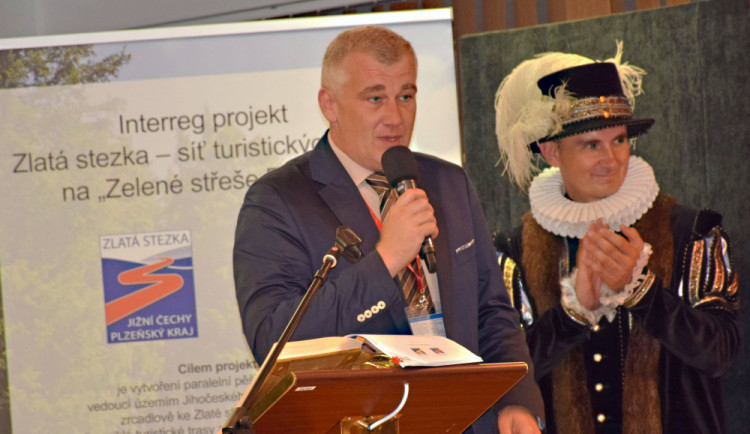 Zlatá stezka se otevřela pěším turistům.