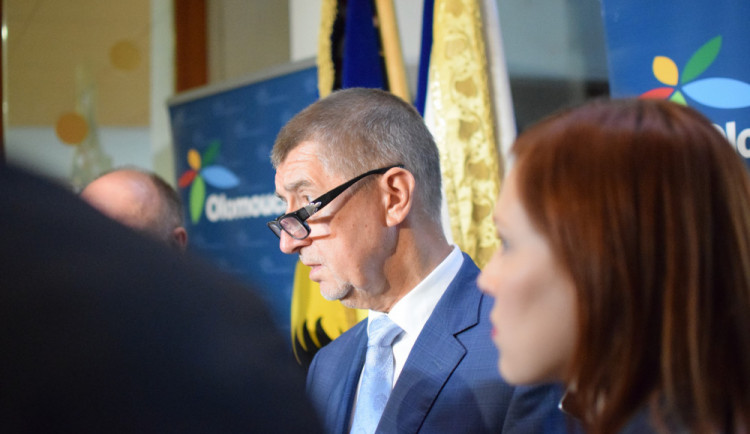 VIDEO: Největší problém v kraji je D1 kolem Přerova, řekl Babiš po setkání s hejtmanem v Olomouci